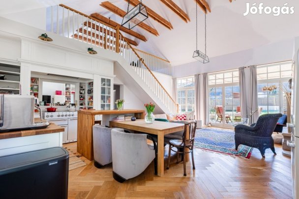 ÚJSZERŰ ÁLOMOTTHON hatalmas CSODASZÉP telken