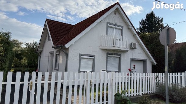 ÚJSZERŰ CSALÁDI HÁZ GYENESDIÁSON  A NYUGALOM ÉS KÉNYELEM TALÁLKOZÁSA