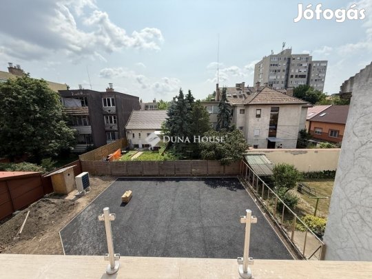 ÚJ ÉPÍTÉSŰ DUPLEX LAKÁS eladó a Budapest 14. ker.-ben