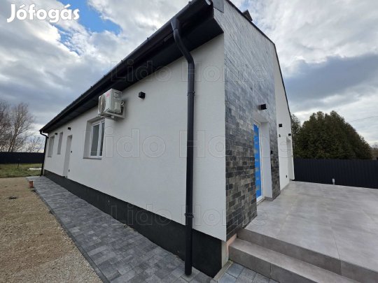 ÚJ ÉPÍTÉSŰ NYARALÓ