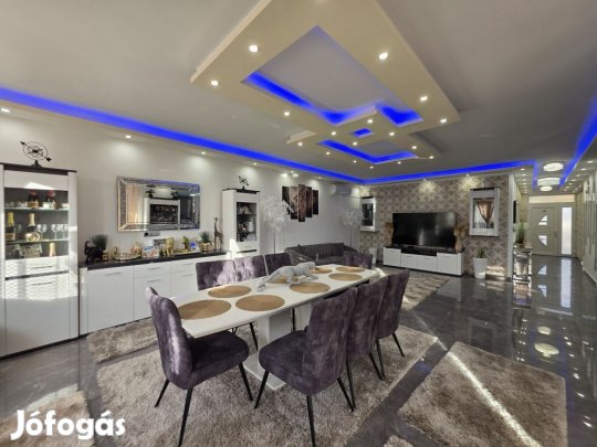 ÚJ ÉPÍTÉSŰ, EXKLUZÍV KIVITELEZÉSŰ, EGYSZINTES, TEHERMENTES CSALÁDI HÁZ