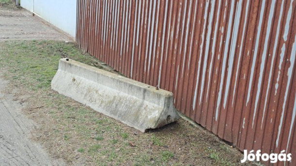 UNI-City beton út terelő elem( Útelválasztó)