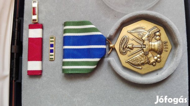 USA eredeti Katonai kitüntetés szallagsávokkal dobozában
