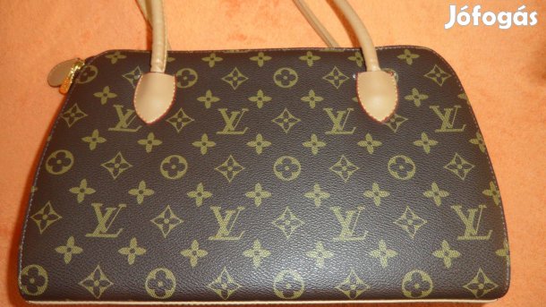 Ú! A fotón látható női kézitáska eladó!