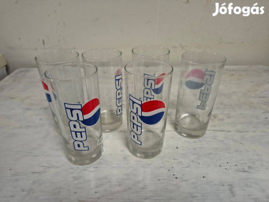 Üdítős poharak