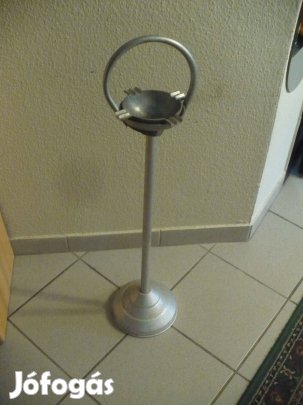 Udvari,- műhely álló alumínium hamutál