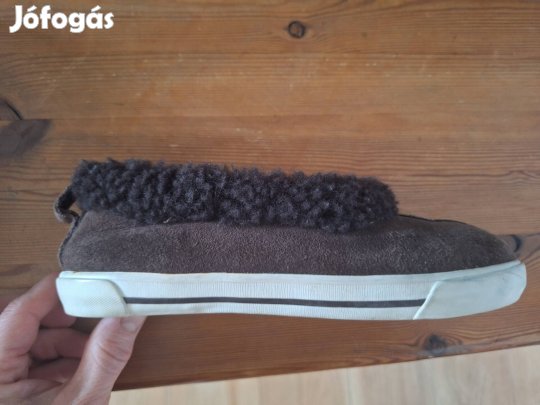 Ugg bőr bundás házicipő 32