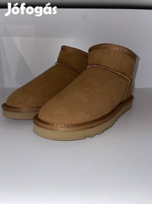 Ugg jellegű csizma 37-es méret