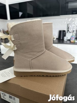 Ugg masnis csizma bézs új 