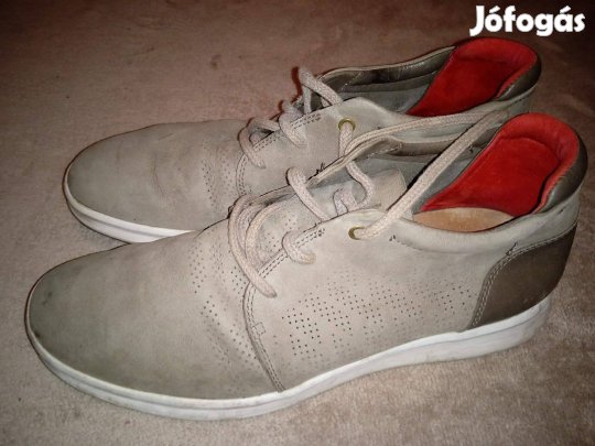 Ugg utcai cipő 44,5-ös méretben eladó!