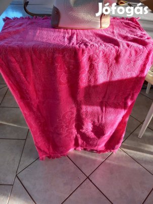 Új 100% pamut exklusív nagy törölköző 70x110 frottir
