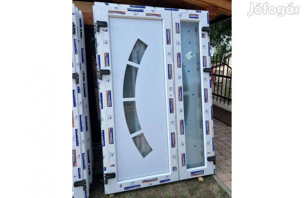 Új 135 x 205 műanyag kétszárnyú bejárati ajtók!