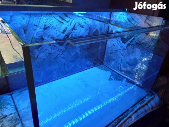 Új 138 literes akvárium kivehető csúszó üvegtetőkkel garival 