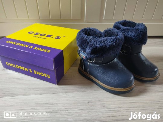 Új 22-es bélelt csizma