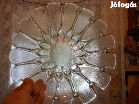 Új 27cm szélén körbe bemetszett dekoratív üvegtál