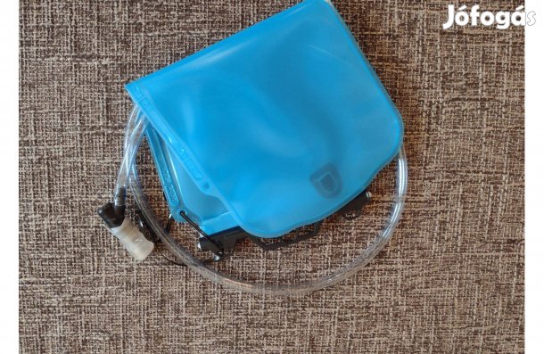 Új 2 literes víztartály - Túrázáshoz vagy biciklizéshez használható