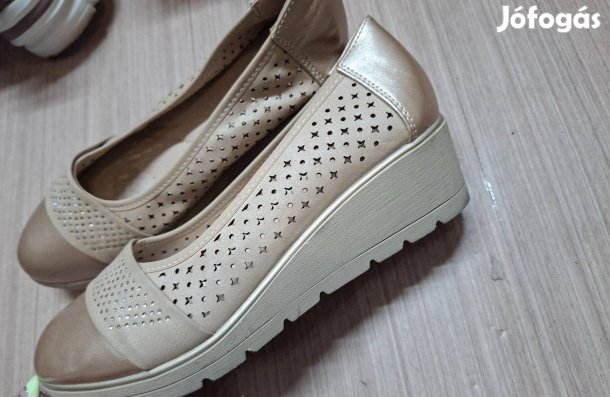 Új 36-os tavaszi női félcipő