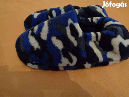 Új 37 es meleg fiú papucs