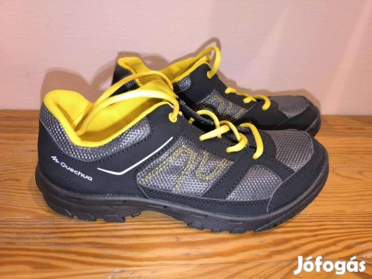 Új 38-as Quechua cipő / túracipő, bth: 24 cm
