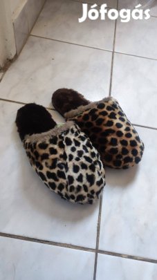 Új 39-40- es gumitalpas szőrme papucs Zuglóban