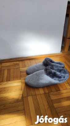 Új 39-40- es mamusz Zuglóban eladó prémes