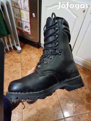 Új 41-es Skywalk acélbetétes bakancs. Punk, rock stílus, vagy melóra