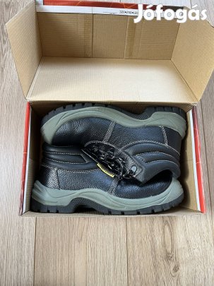 Új 41-es méretű S3 munkavédelmi cipő