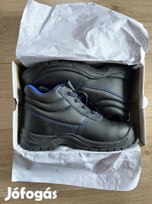 Új 41-es méretű S3 munkavédelmi cipő
