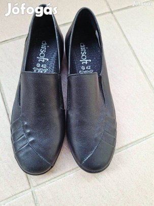 Új 42-es Portugál női félcipő (bth 27cm