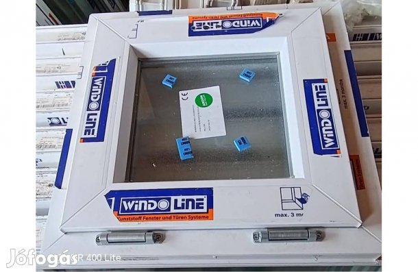 Új 50 x 50 Gríz üveges bukó műanyag ablak