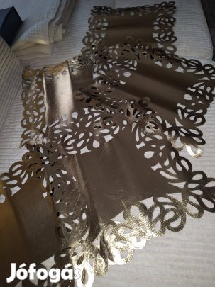 Új 5 db arany színű kis terítő ( 29 x 35)