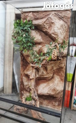 Új 90x50x40-es méretű álló terrárium beépített háttérrel 