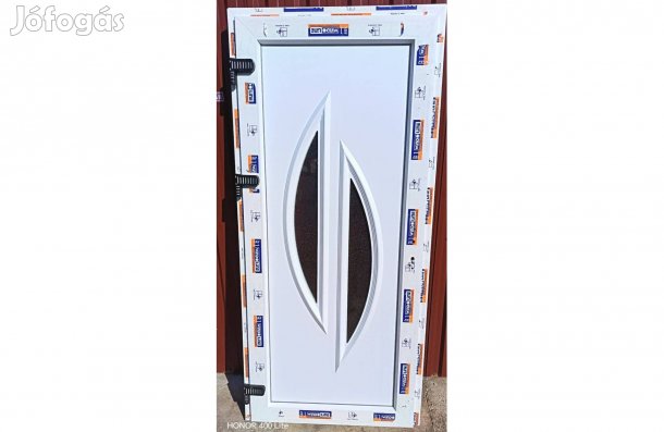 Új 95 x 205 műanyag bejárati ajtó