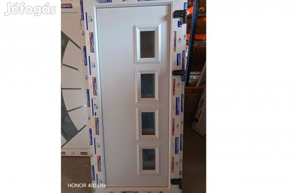 Új 95 x 205 műanyag bejárati ajtó