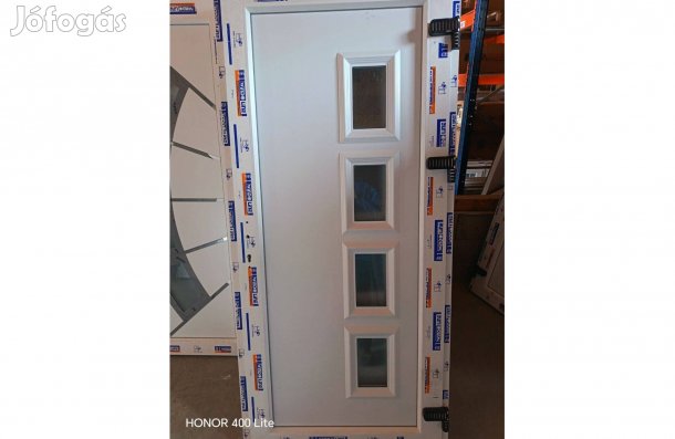 Új 95 x 205 műanyag bejárati ajtók!