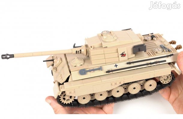 Új 978 db. Híres kocka kompatibilis WWII. King Tiger Tank + 6fő 33cm