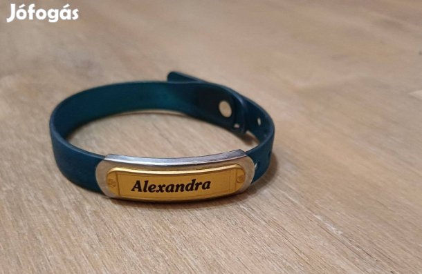 Új Alexandra feliratú kék szilikon karkötő