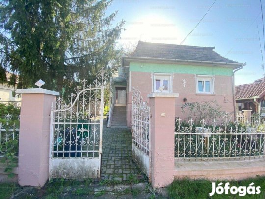 Új Áron! Esztétikus, meleg családi fészek eladó Etesen!