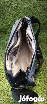 Új Bellroy Venture Sling 9L prémium válltáska Navy kék