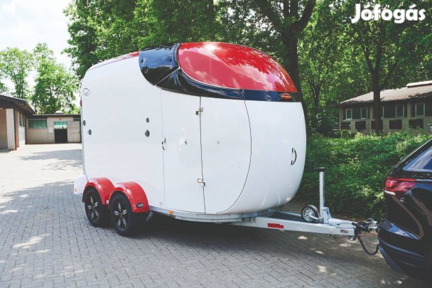 Új Böckmann NEO lószállító utánfutó + Kastélyszállós hétvége 2 főre!