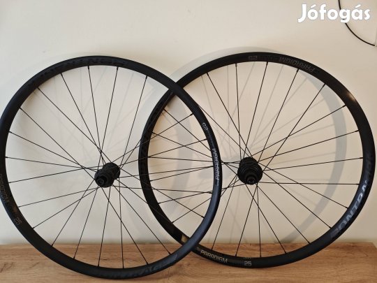 Új Bontrager Paradigm Comp 25 kerékszett 622×25
