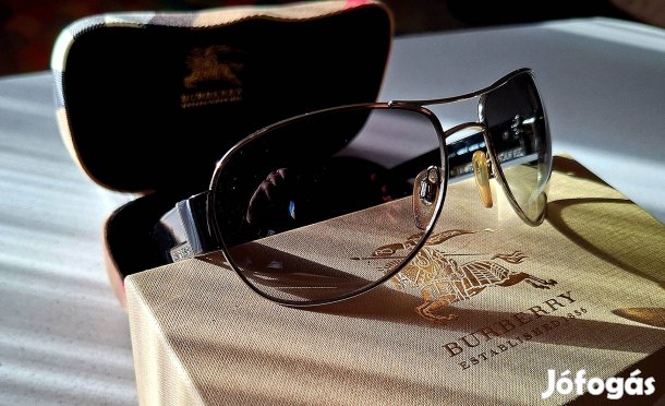 Új Burberry napszemüveg.