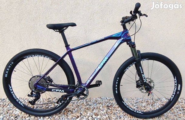 Új CFM 19" karbon hegyi Mountain Bike nagyszerű áron, csak 13kg !