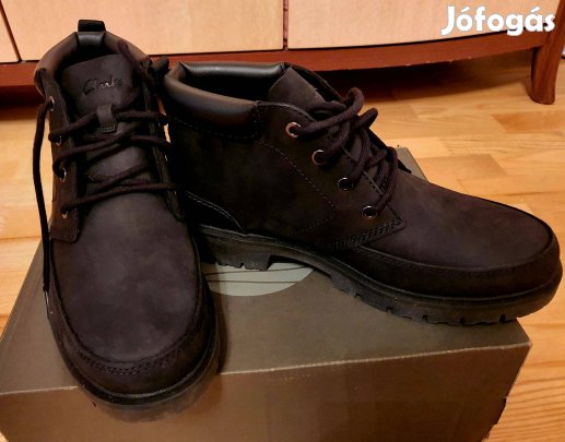 Új Clarks márkájú bőr ferfi bakancs 42 méret