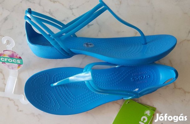 Új Crocs szandál, Isabella t-strap türkizkék színű Comfort talppal 38