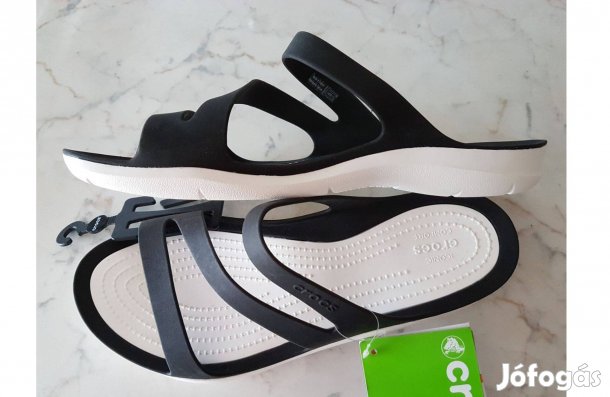 Új Crocs szandál, fekete színű fehér ikonikus talppal 36/37/41