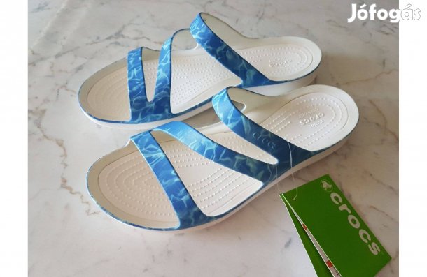 Új Crocs szandál, tengerhullám kék színű fehér talppal W7/39
