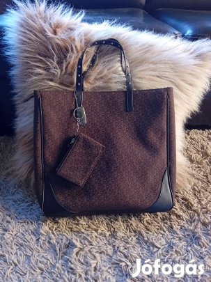 Új DKNY monogram táska