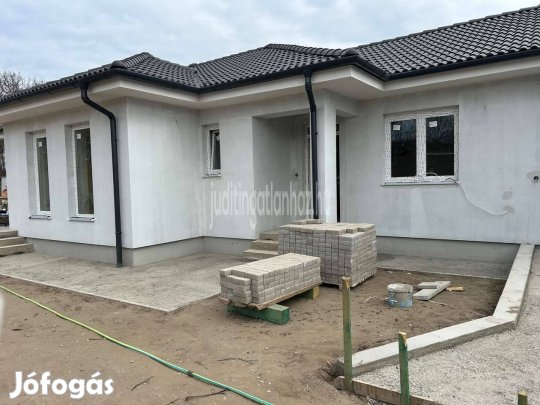 Új Építésű IKER Családi Ház Rövid Költözési Határidővel Eladó Oroson