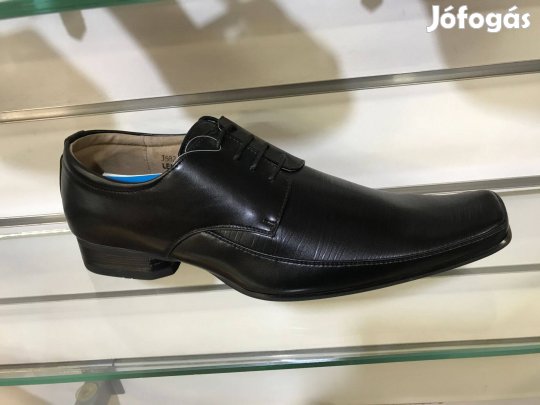 Új Férfi alkalmi cipő 40-44es!